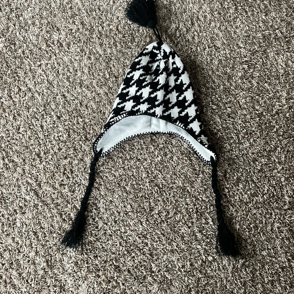 Black and White Houndstooth Winter Hat with Pom-pom and Earflaps - Picture 1 of 5